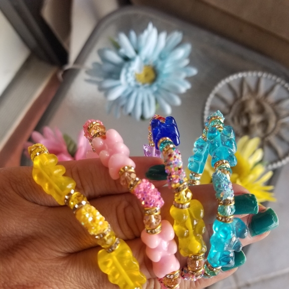 Beaded Gummy Bear Bracelet Pink Novelty Candy stackable Bracelet New - Picture 5 of 8